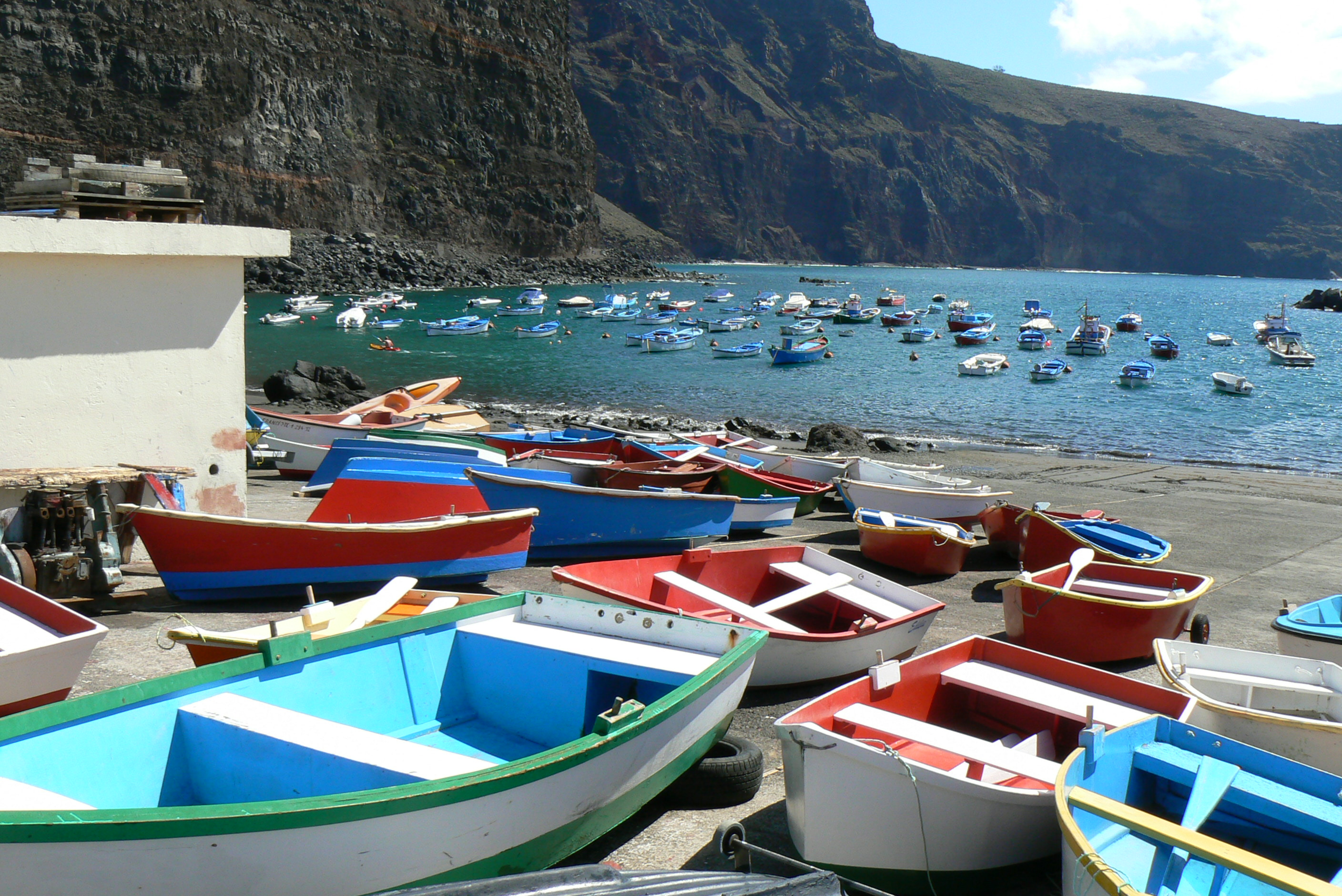 Лодки на морской набережной Валье-Гран-Рей